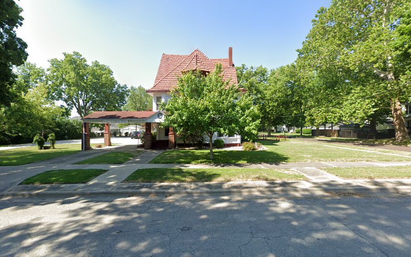 Funeral Services at Peasley Funeral Home in Lincoln, Illinois | FuneralHomes.fyi Peasley Funeral Home Lincoln Illinois