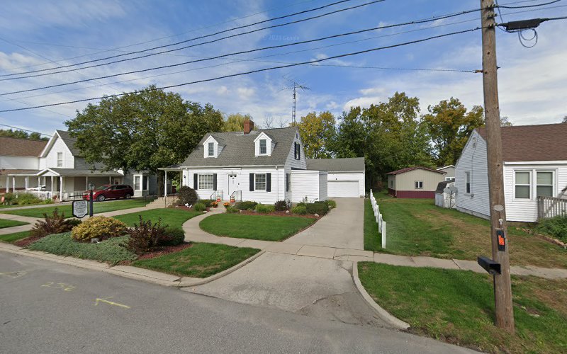 Funeral Services at Foster-Clapper Funeral Home in Wolcott, Indiana | FuneralHomes.fyi Foster-Clapper Funeral Home Wolcott Indiana