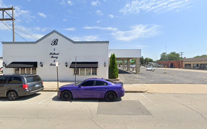 Funeral Services at Holland Barry & Bennett Funeral Home in Lincoln, Illinois | FuneralHomes.fyi Holland Barry & Bennett Funeral Home Lincoln Illinois