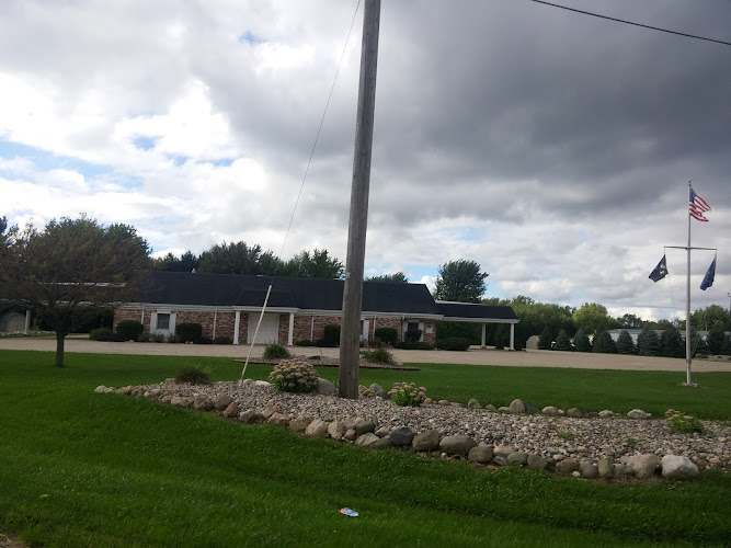 Funeral Services at Eastlund Funeral Home in Syracuse, Indiana | FuneralHomes.fyi Eastlund Funeral Home Syracuse Indiana