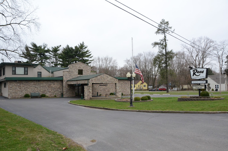 Funeral Services at Rees Funeral Home Olson Chapel in Portage, Indiana | FuneralHomes.fyi Rees Funeral Home Olson Chapel Portage Indiana