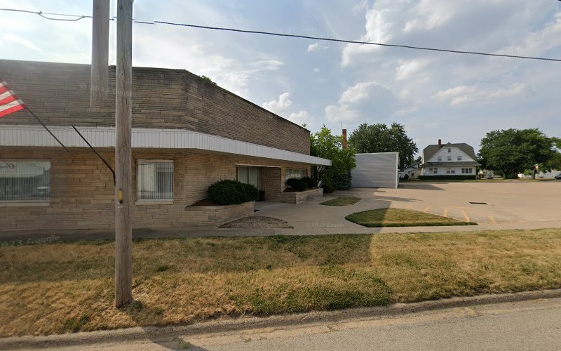 Funeral Services at Knapp Johnson Harris Funeral Home in Roanoke, Illinois | FuneralHomes.fyi Knapp Johnson Harris Funeral Home Roanoke Illinois