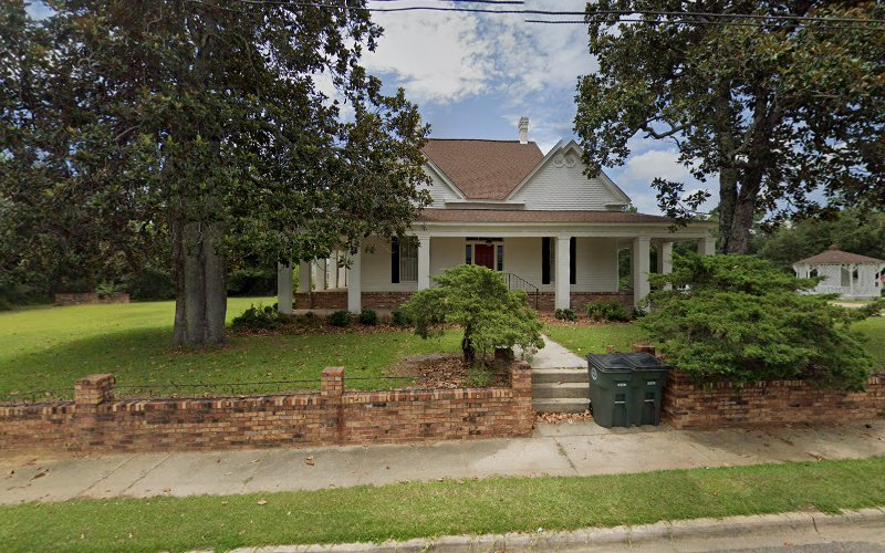 Funeral Services at Higgs Funeral Home in Soperton, Georgia | FuneralHomes.fyi Higgs Funeral Home Soperton Georgia