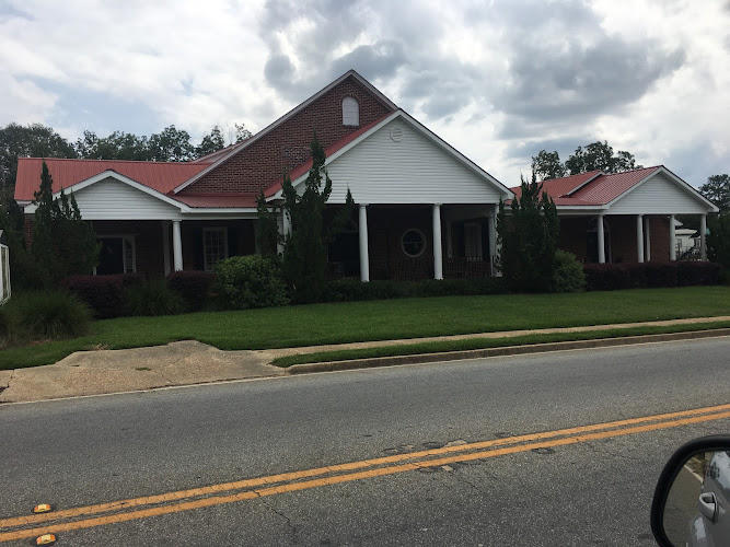Funeral Services at Toombs County Funeral Home in Lyons, Georgia | FuneralHomes.fyi Toombs County Funeral Home Lyons Georgia