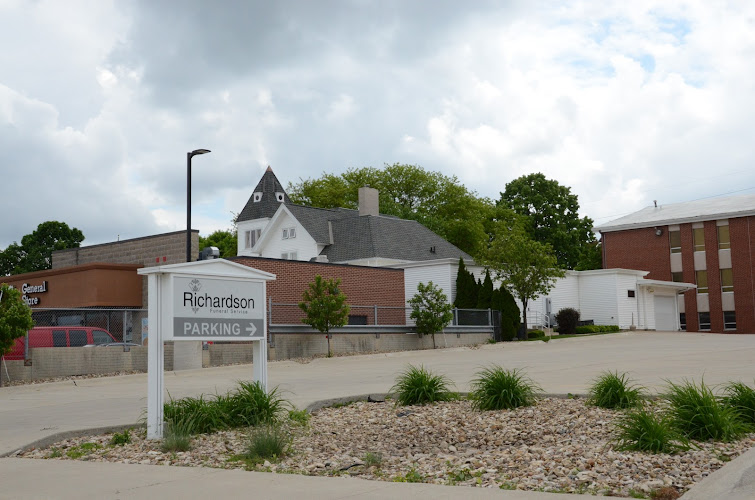 Richardson Funeral and Cremation Service Cedar Falls Iowa