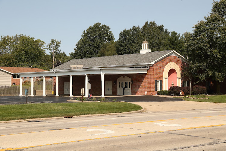 Funeral Services at Brintlinger and Earl Funeral Homes in Decatur, Illinois | FuneralHomes.fyi Brintlinger and Earl Funeral Homes Decatur Illinois