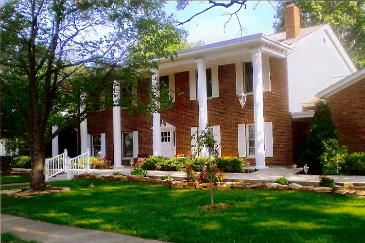 Funeral Services at Harre Funeral Home in McLeansboro, Illinois | FuneralHomes.fyi Harre Funeral Home McLeansboro Illinois