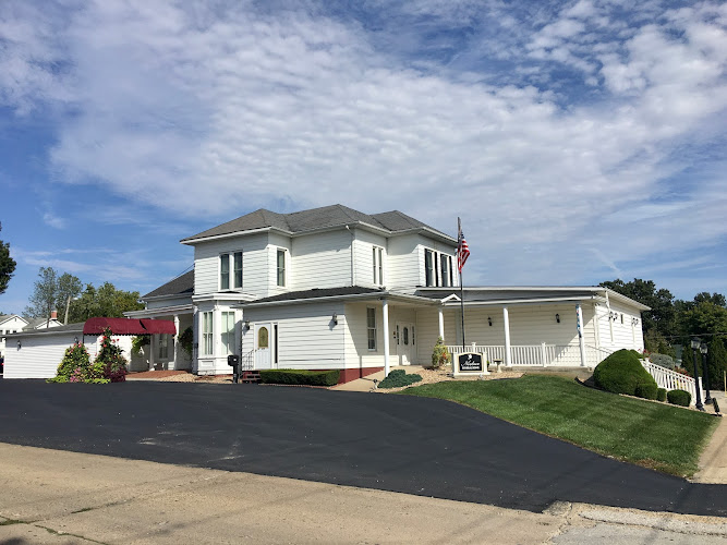Funeral Services at Niebur Funeral Home in Pittsfield, Illinois | FuneralHomes.fyi Niebur Funeral Home Pittsfield Illinois