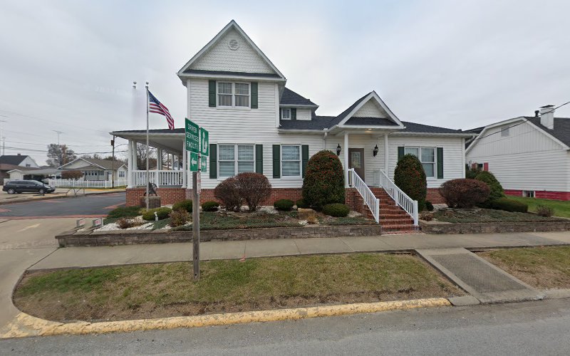 Funeral Services at Pyatt Funeral Home in Pinckneyville, Illinois | FuneralHomes.fyi Pyatt Funeral Home Pinckneyville Illinois