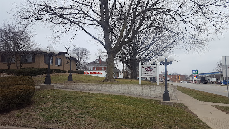 Funeral Services at Bass Patton Dean Funeral Home in Hillsboro, Illinois | FuneralHomes.fyi Bass Patton Dean Funeral Home Hillsboro Illinois