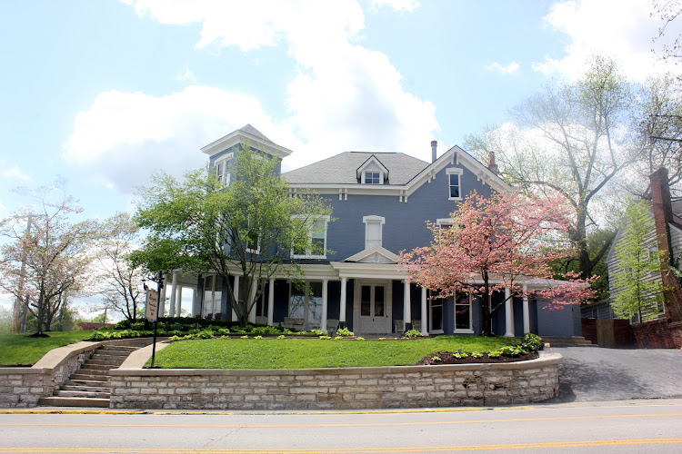 Funeral Services at Rogers Funeral Home in Frankfort, Kentucky | FuneralHomes.fyi Rogers Funeral Home Frankfort Kentucky