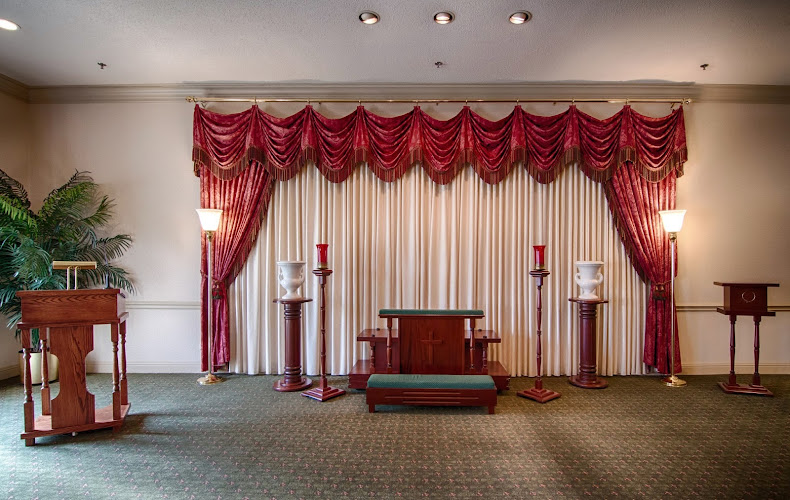 Funeral Services at Colonial-Wojciechowski Funeral Home in Niles, Illinois | FuneralHomes.fyi Colonial-Wojciechowski Funeral Home Niles Illinois