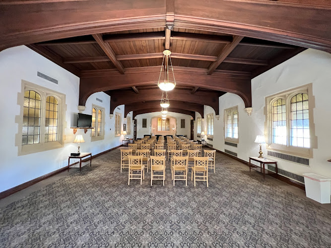 Funeral Services at Midtown Funeral Home & Cremation Options in Chicago, Illinois | FuneralHomes.fyi Midtown Funeral Home & Cremation Options Chicago Illinois