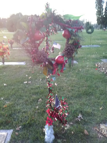 Funeral Services at Snyder & Hollenbaugh Funeral & Cremation Services in Muscatine, Iowa | FuneralHomes.fyi Snyder & Hollenbaugh Funeral & Cremation Services Muscatine Iowa