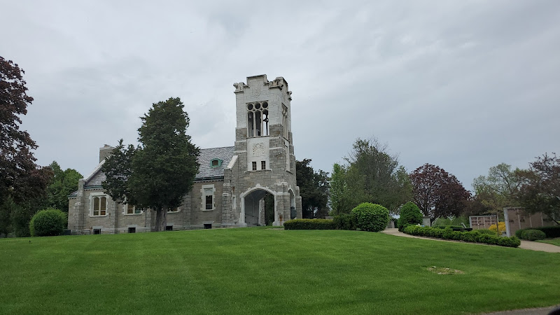 Funeral Services at Chapel Hill Gardens West Funeral Home & Cremation Services in Oakbrook Terrace, Illinois | FuneralHomes.fyi Chapel Hill Gardens West Funeral Home & Cremation Services Oakbrook Terrace Illinois