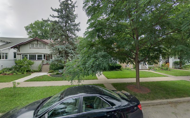 Funeral Services at Gamboney & Son Funeral Direct in Oak Park, Illinois | FuneralHomes.fyi Gamboney & Son Funeral Direct Oak Park Illinois