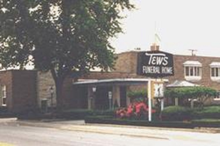 Funeral Services at Tews-Ryan Funeral Home in Homewood, Illinois | FuneralHomes.fyi Tews-Ryan Funeral Home Homewood Illinois