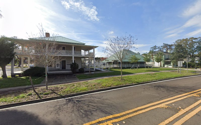 Funeral Services at Vinson Funeral Home in Tarpon Springs, Florida | FuneralHomes.fyi Vinson Funeral Home Tarpon Springs Florida