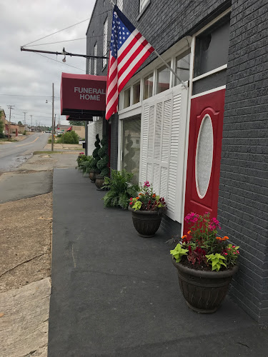 Funeral Services at Samuel L.Vance & Sons Funeral Directors in Malvern, Arkansas | FuneralHomes.fyi Samuel L.Vance & Sons Funeral Directors Malvern Arkansas