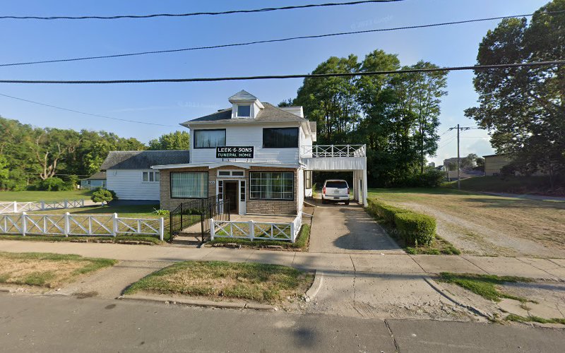 Funeral Services at Leek & Sons Funeral Home in Danville, Illinois | FuneralHomes.fyi Leek & Sons Funeral Home Danville Illinois