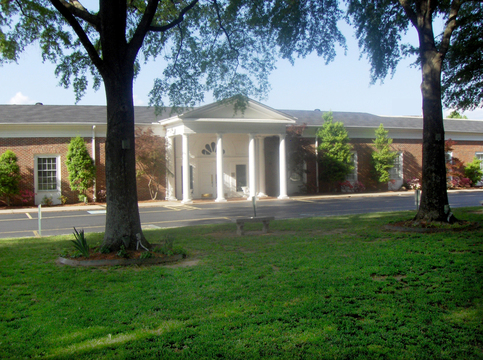 Funeral Services at Griffin Leggett Healey & Roth Funeral Home in Little Rock, Arkansas | FuneralHomes.fyi Griffin Leggett Healey & Roth Funeral Home Little Rock Arkansas