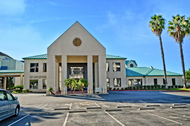 Funeral Services at Holy Cross Catholic Cemetery & Mortuary in Culver City, California | FuneralHomes.fyi Holy Cross Catholic Cemetery & Mortuary Culver City California