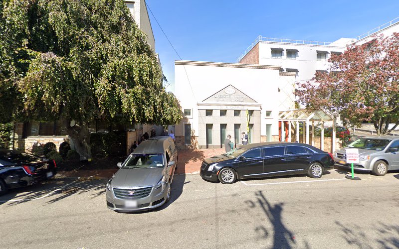 Funeral Services at Sinai Chapels in Great Neck, New York | FuneralHomes.fyi Sinai Chapels Great Neck New York