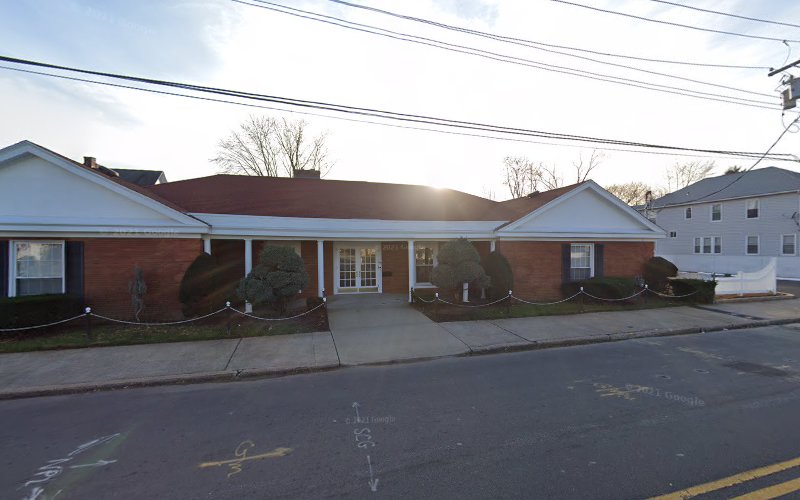 Funeral Services at Porto Funeral Home in Hamden, Connecticut | FuneralHomes.fyi Porto Funeral Home Hamden Connecticut