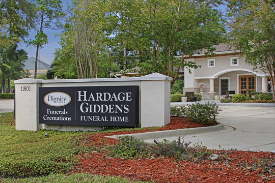 Funeral Services at Hardage-Giddens Funeral Home in Jacksonville, Florida | FuneralHomes.fyi Hardage-Giddens Funeral Home Jacksonville Florida