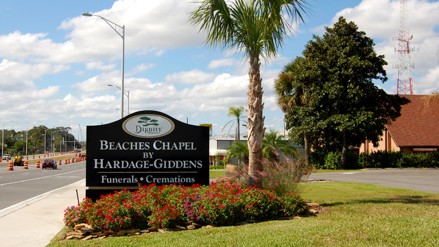 Funeral Services at Beaches Chapel by Hardage-Giddens in Jacksonville Beach, Florida | FuneralHomes.fyi Beaches Chapel by Hardage-Giddens Jacksonville Beach Florida