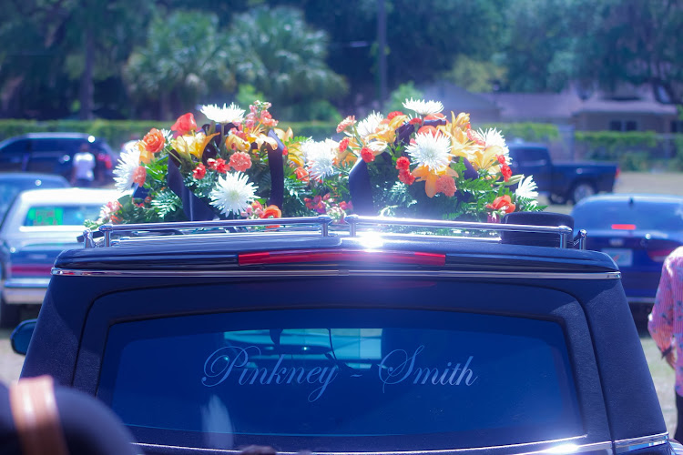 Funeral Services at Pinkney-Smith Funeral Homes in Hawthorne, Florida | FuneralHomes.fyi Pinkney-Smith Funeral Homes Hawthorne Florida