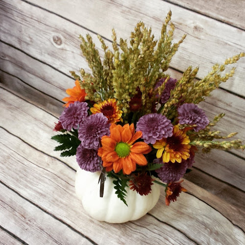 Funeral Services at Bohnenkamp-Murdoch Funeral Home in Manchester, Iowa | FuneralHomes.fyi Bohnenkamp-Murdoch Funeral Home Manchester Iowa