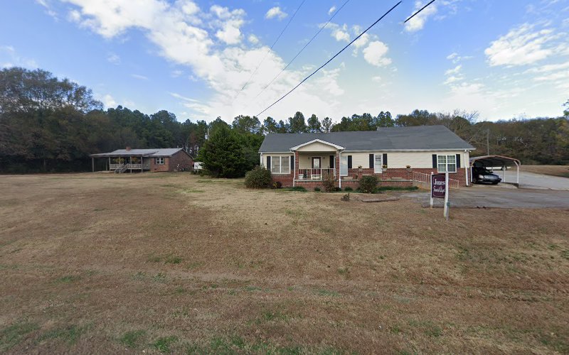 Funeral Services at Jones Funeral Chapel in Crawford, Georgia | FuneralHomes.fyi Jones Funeral Chapel Crawford Georgia