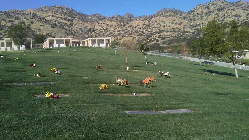 Funeral Services at Oakwood Memorial Park And Cemetery in Chatsworth, California | FuneralHomes.fyi Oakwood Memorial Park And Cemetery Chatsworth California