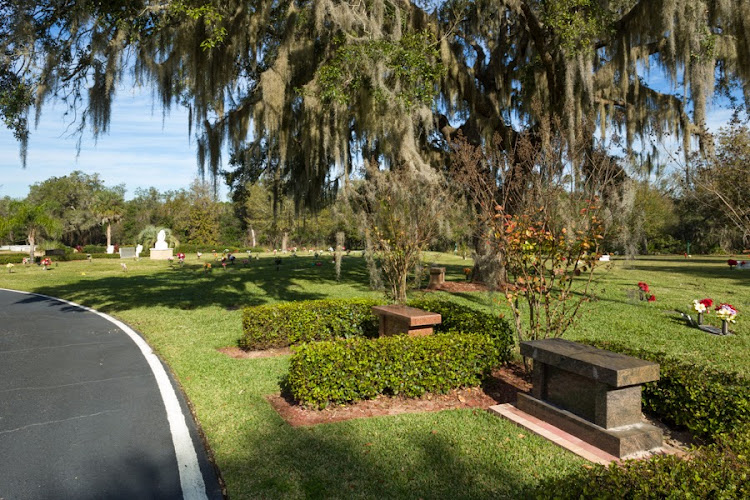 Funeral Services at Hillcrest Memorial Gardens in Leesburg, Florida | FuneralHomes.fyi Hillcrest Memorial Gardens Leesburg Florida