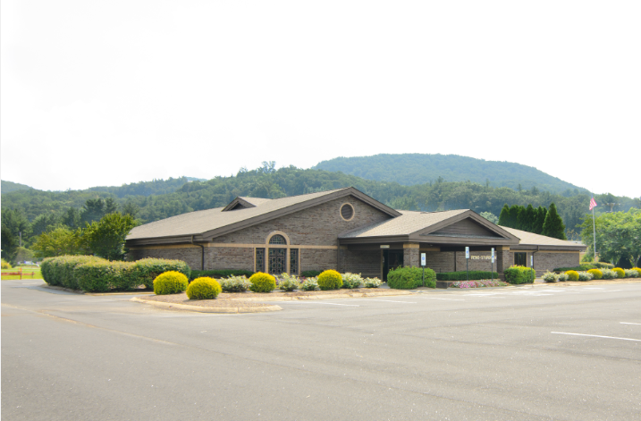 Funeral Services at Reins-Sturdivant Funeral Home in Newland, North Carolina | FuneralHomes.fyi Reins-Sturdivant Funeral Home Newland North Carolina