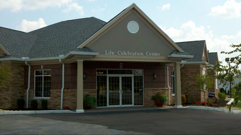 Funeral Services at Breitenbach Anderson Funeral Homes in Middletown, Ohio | FuneralHomes.fyi Breitenbach Anderson Funeral Homes Middletown Ohio