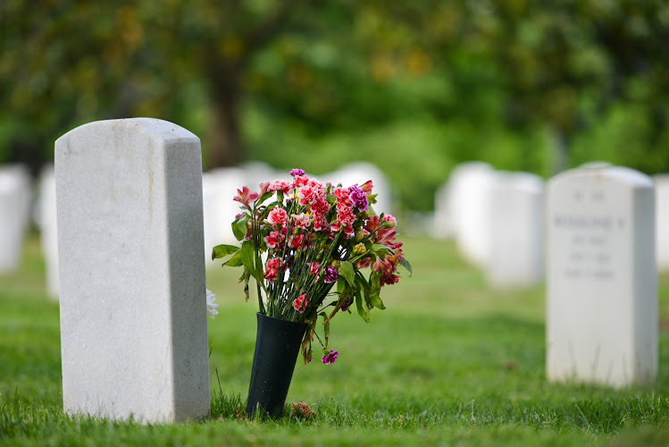 Funeral Services at Human Ashes and Cremated Remains Shipping in Brooklyn, New York | FuneralHomes.fyi Human Ashes and Cremated Remains Shipping Brooklyn New York