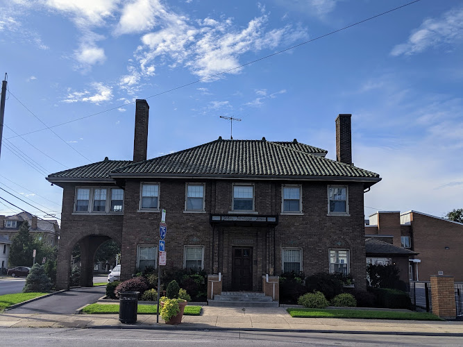 Funeral Services at Hodapp Funeral Home in Cincinnati, Ohio | FuneralHomes.fyi Hodapp Funeral Home Cincinnati Ohio