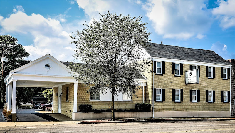 Funeral Services at Hennessy-Bagnoli-Moore Funeral Home in Akron, Ohio | FuneralHomes.fyi Hennessy-Bagnoli-Moore Funeral Home Akron Ohio