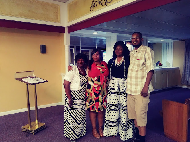 Funeral Services at Tennant Funeral Home in Bastrop, Louisiana | FuneralHomes.fyi Tennant Funeral Home Bastrop Louisiana