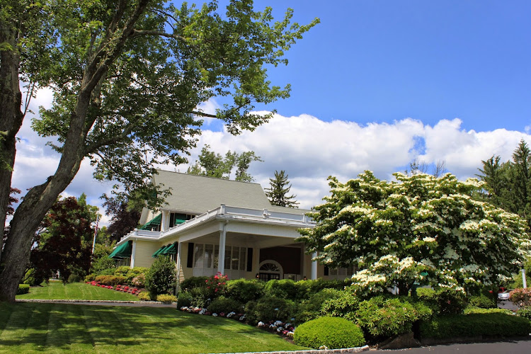 Funeral Services at Miles Funeral Home in Holden, Massachusetts | FuneralHomes.fyi Miles Funeral Home Holden Massachusetts