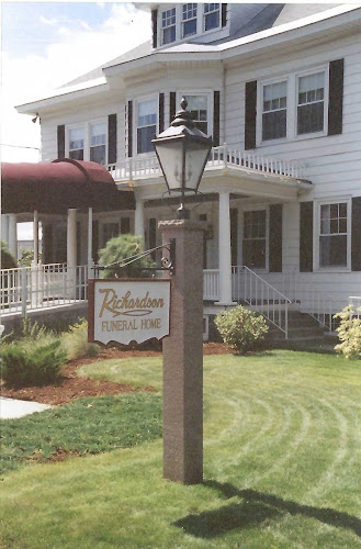 Funeral Services at Richardson Funeral Home in Leominster, Massachusetts | FuneralHomes.fyi Richardson Funeral Home Leominster Massachusetts