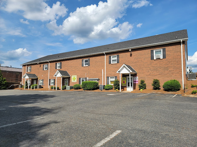 Funeral Services at Memorial Funeral Services in Clemmons, North Carolina | FuneralHomes.fyi Memorial Funeral Services Clemmons North Carolina