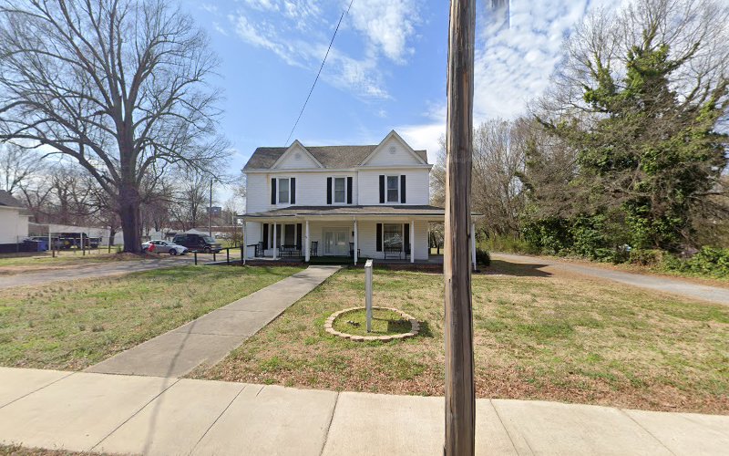 Funeral Services at Clyburn & Bigham Mortuary in Mooresville, North Carolina | FuneralHomes.fyi Clyburn & Bigham Mortuary Mooresville North Carolina