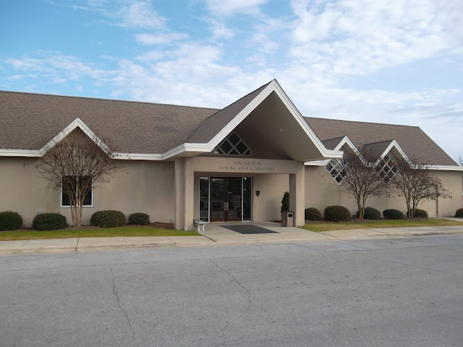 Funeral Services at Munden Funeral Home & Crematory in Morehead City, North Carolina | FuneralHomes.fyi Munden Funeral Home & Crematory Morehead City North Carolina