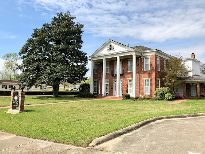 Funeral Services at Frank J. Fisher Funeral Home in Vicksburg, Mississippi | FuneralHomes.fyi Frank J. Fisher Funeral Home Vicksburg Mississippi