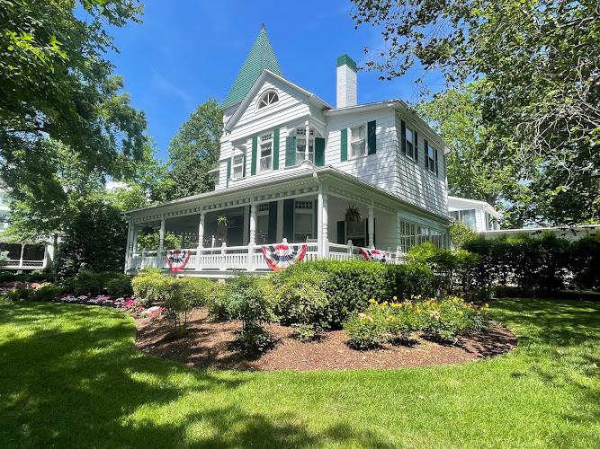 Funeral Services at Fellows, Helfenbein & Newnam Funeral Home in Easton, Maryland | FuneralHomes.fyi Fellows, Helfenbein & Newnam Funeral Home Easton Maryland