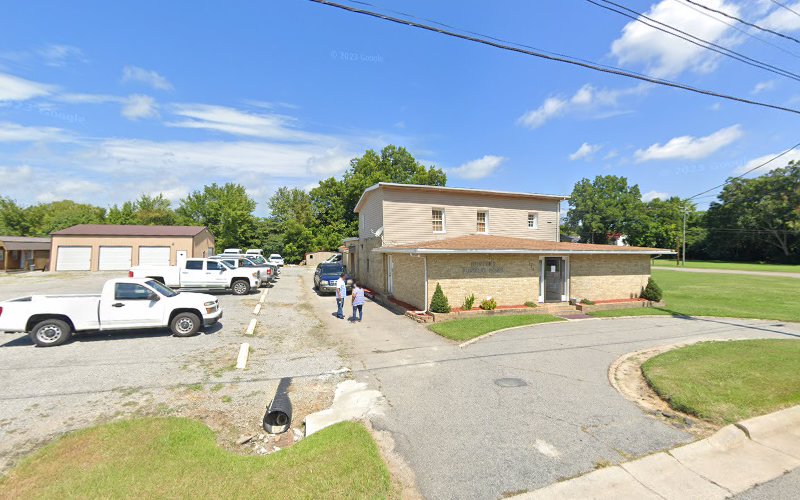 Funeral Services at Hunter’s Funeral Home in Ahoskie, North Carolina | FuneralHomes.fyi Hunter’s Funeral Home Ahoskie North Carolina