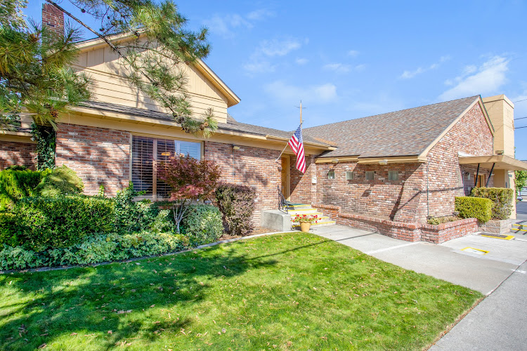 Funeral Services at Walton’s Funerals & Cremations – Sierra Chapel in Reno, Nevada | FuneralHomes.fyi Walton’s Funerals & Cremations – Sierra Chapel Reno Nevada